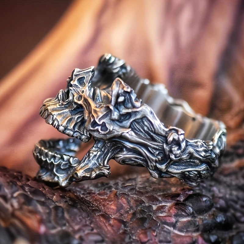 Men's Punk Rock Skull Ring with Wood Grain Design, Engraved Alloy, Fashionable Single Piece