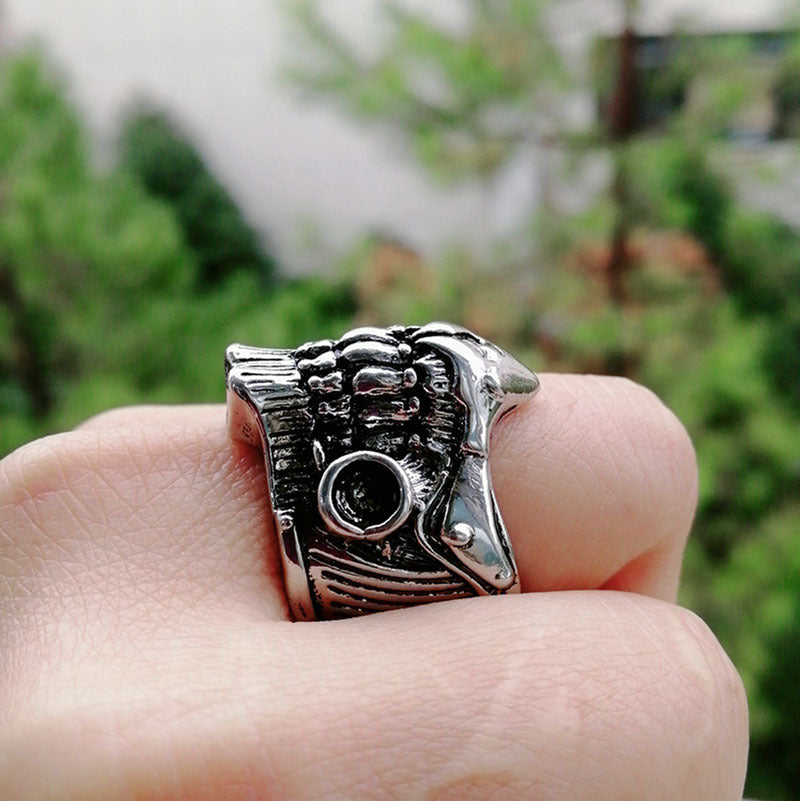 Mad Max-Inspired Men's Ring - Vintage Alloy Skull Mask Design, Perfect Birthday Gift for Him