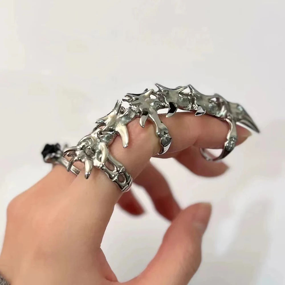 Cyberpunk Spinal Bone Ring Unisex Mechanical Spikes Movable Joint Metal Gothic Sharp Claw Finger Ring Jewelry Accessories Gifts