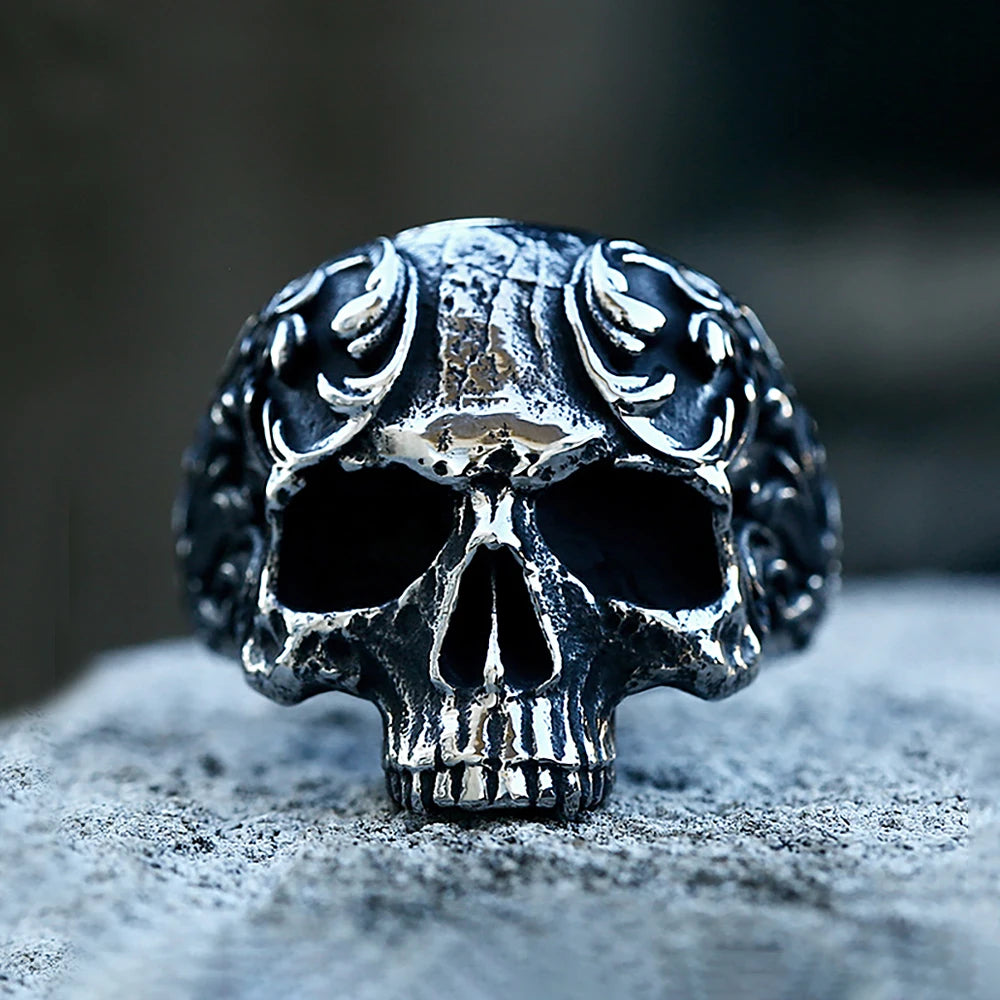 Fashion Vintage Gothic Carved Skull Ring for Men Women Punk Hip Hop 316L Stainless Steel Skull Rings Biker Amulet Jewelry