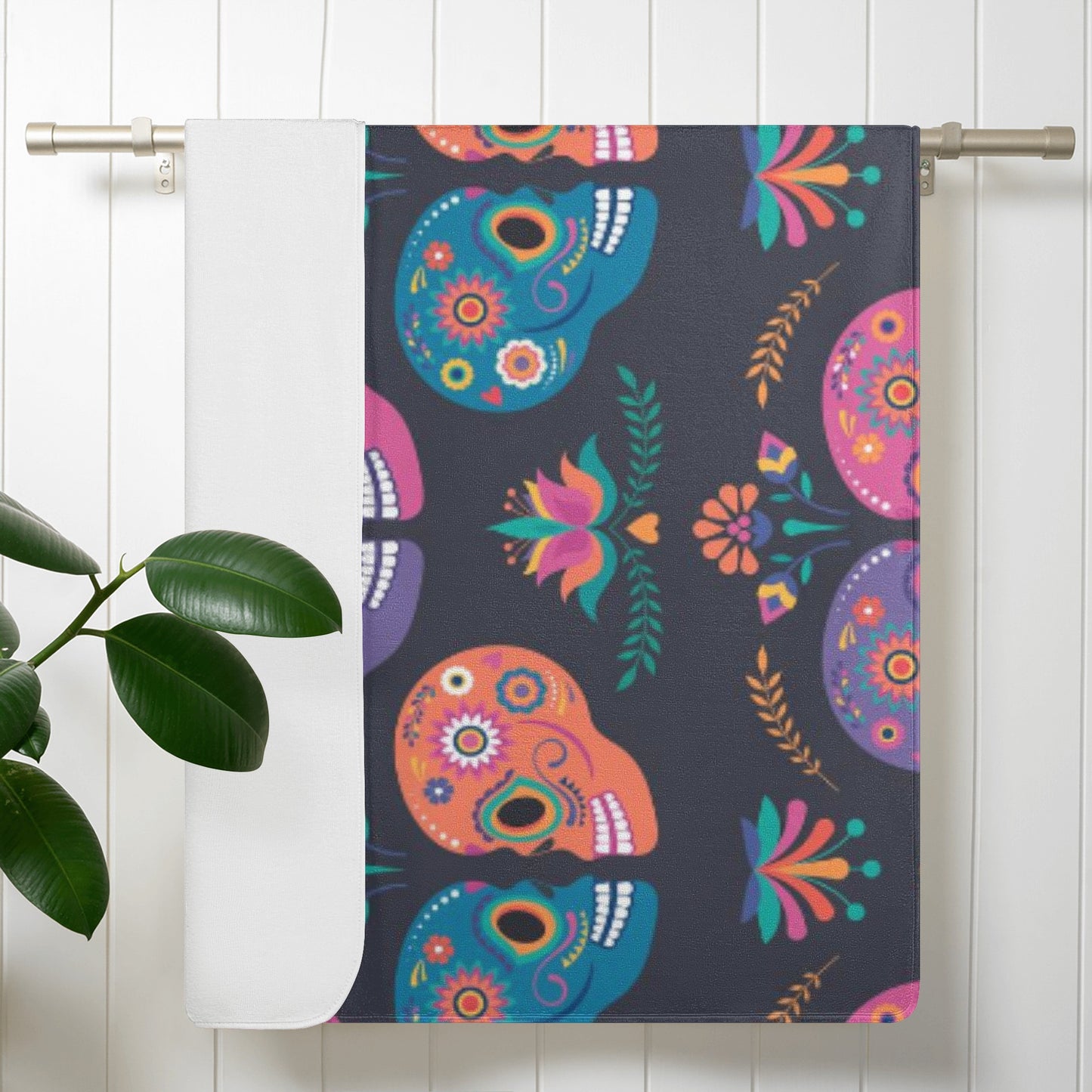 Sugar skull couple Bath Towel