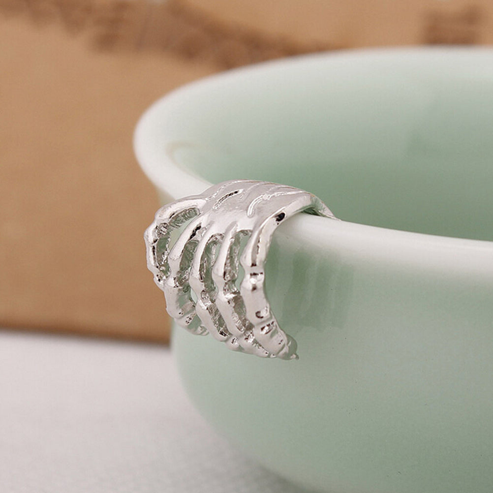 1Pc Skeleton Finger Hand Ear Clip Unisex Punk Simple Design Silver Color Ear Cuff