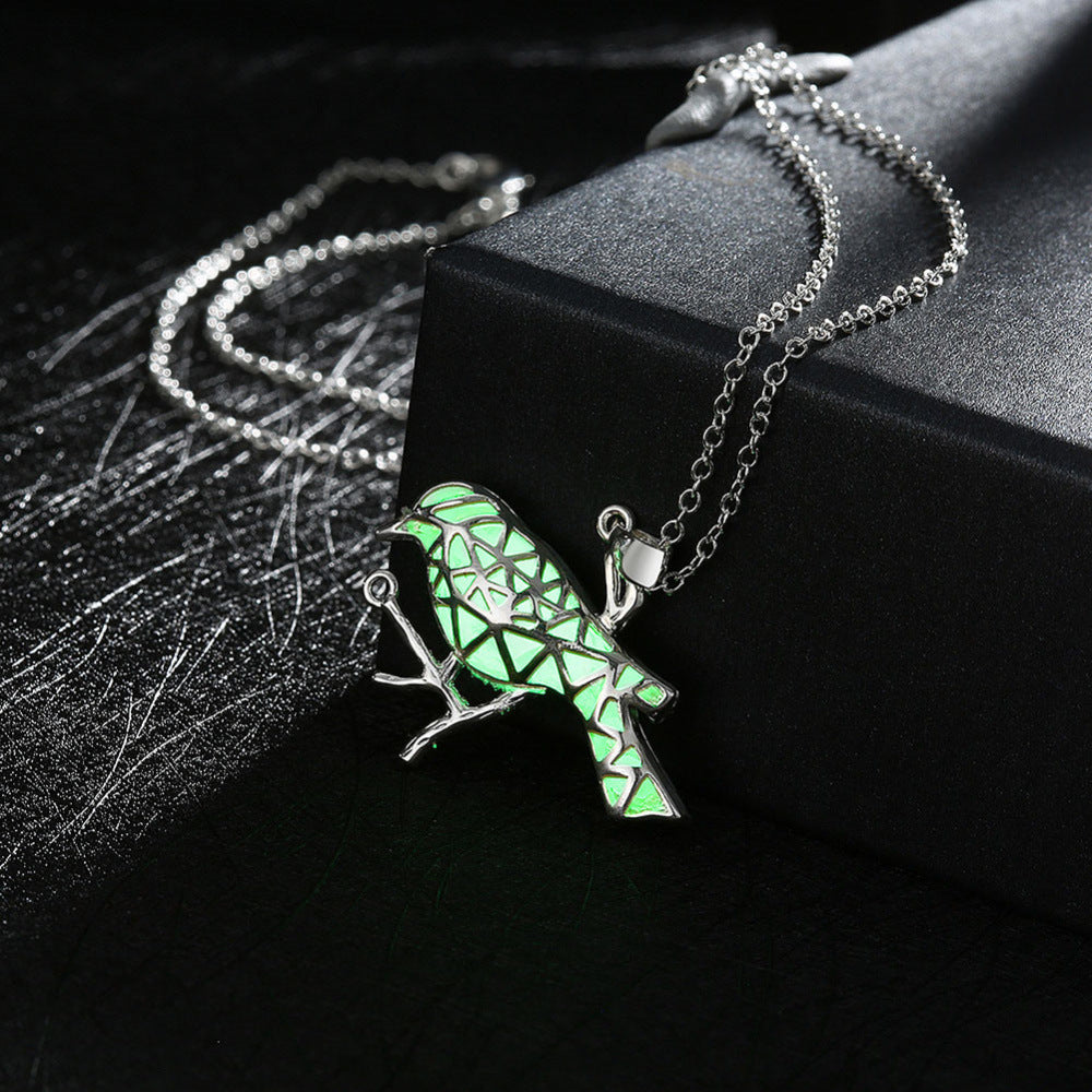 Hollow Out Animal Pendant Glow In Dark Necklace For Women Glowing Bird Fluorescence Maxi New Statement Neclace