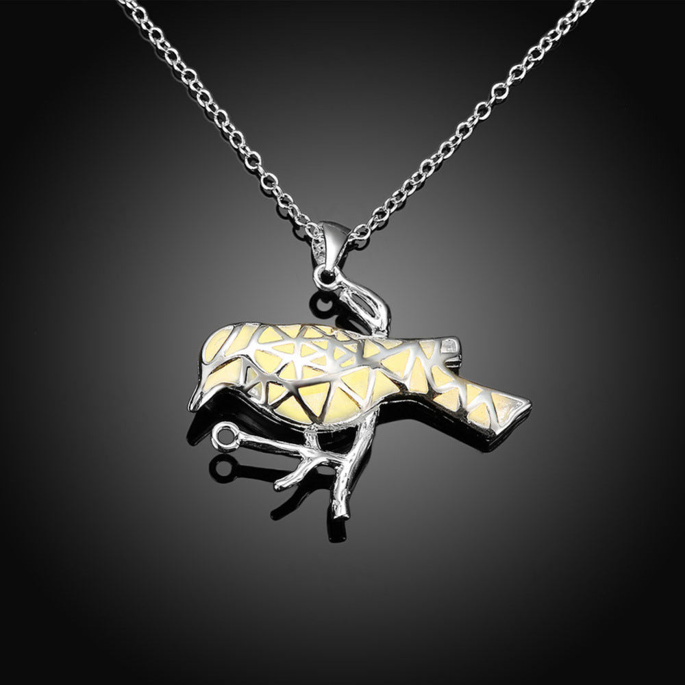Hollow Out Animal Pendant Glow In Dark Necklace For Women Glowing Bird Fluorescence Maxi New Statement Neclace