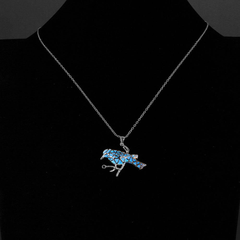 Hollow Out Animal Pendant Glow In Dark Necklace For Women Glowing Bird Fluorescence Maxi New Statement Neclace