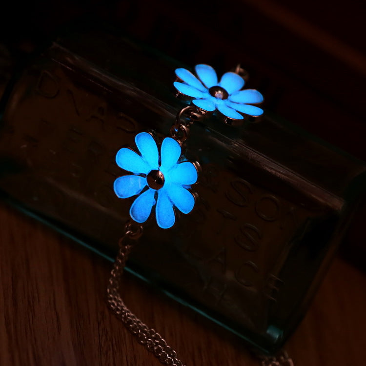 New Fluorescent Luminous Flower Star Heart Charm Bracelets For Women Lover Bangles Party Fashion Glow In Dark Jewelry Gift