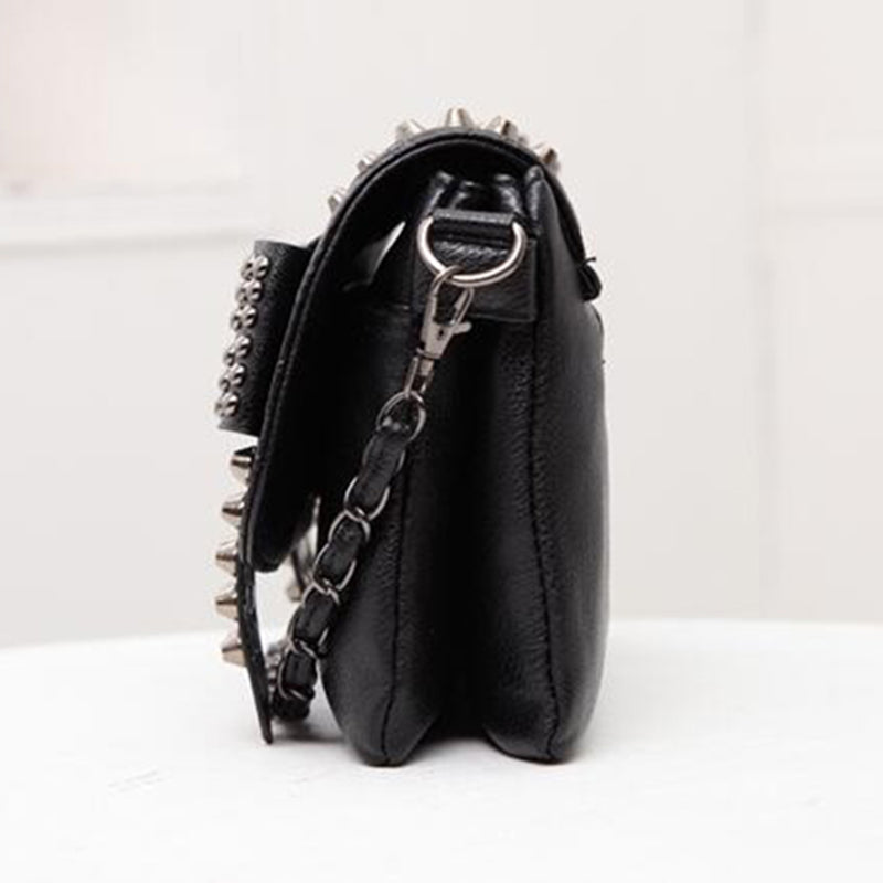 New fashion Women Black Leather Messenger Bags Fashion Vintage Messenger Cool Skull Rivets Shoulder Bags sac a main bolsa