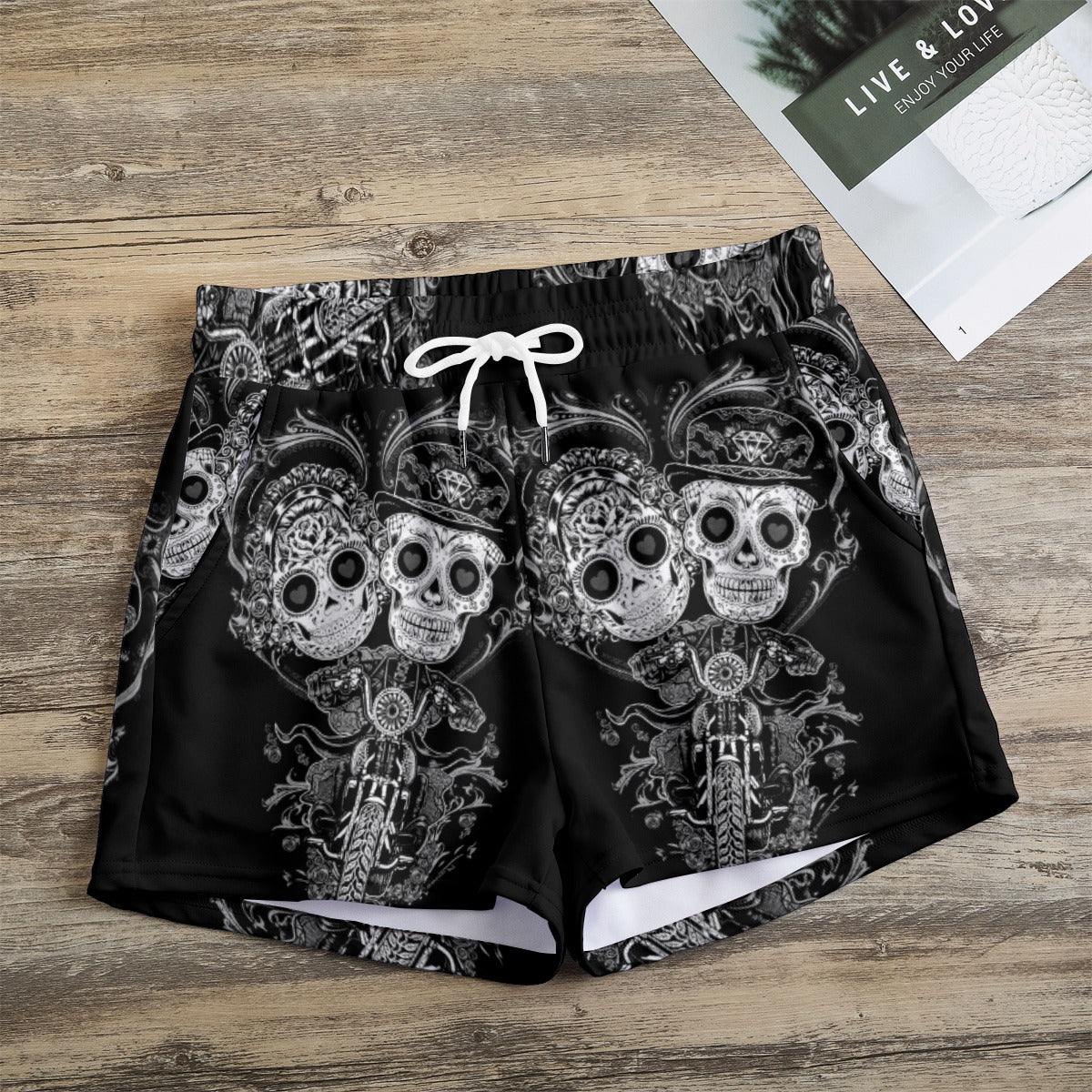 Sugar skull couple Women's Casual Shorts