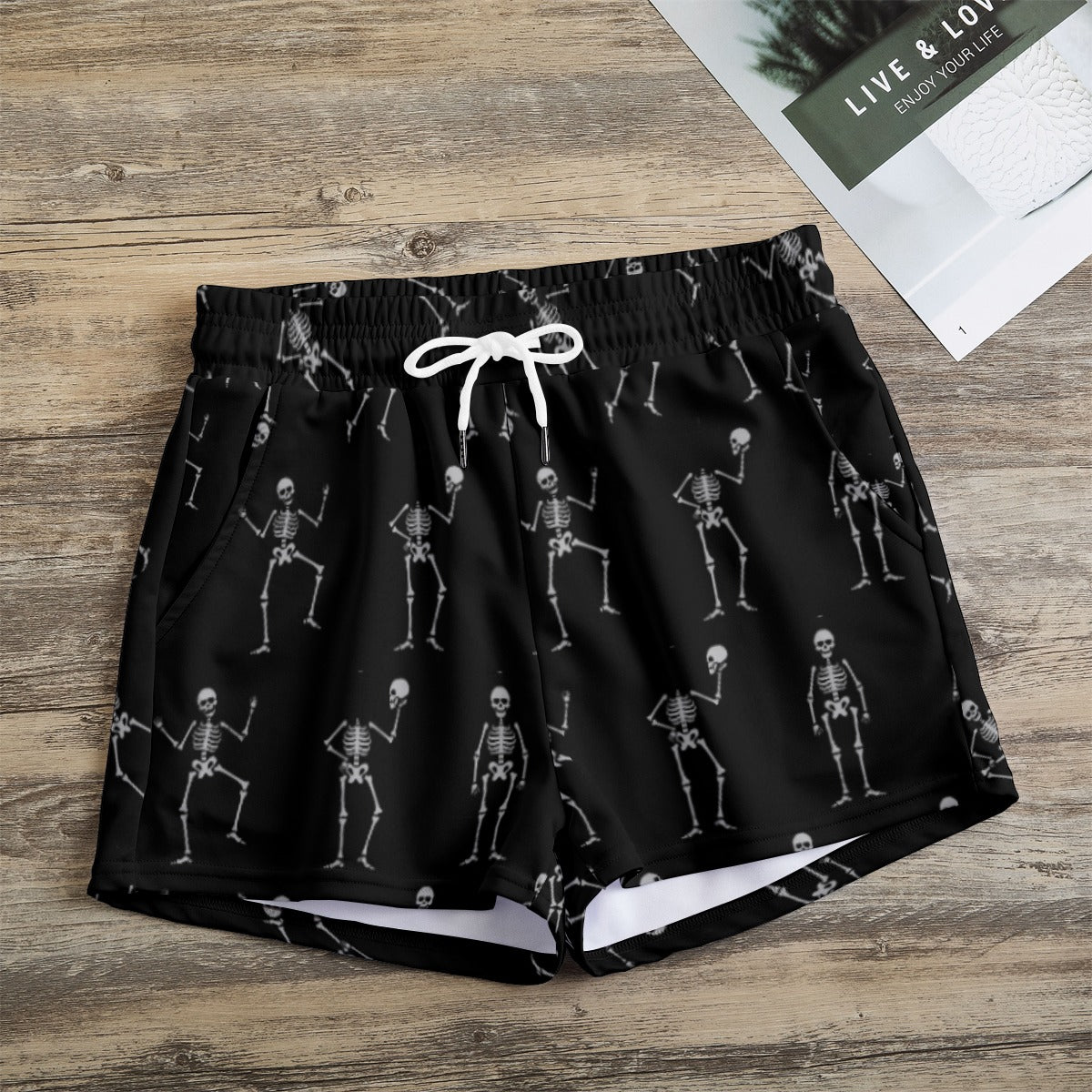 Halloween skeleton dancing Women's Casual Shorts