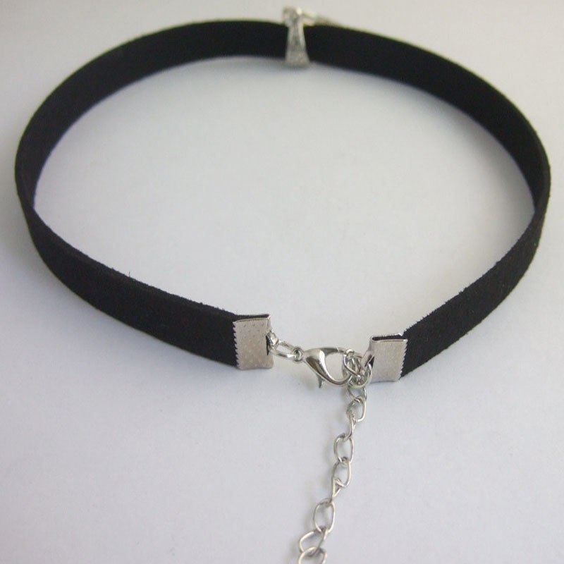 Black 10mm Flat Faux Suede Cord Crow Raven Skull Bird Charm 13" Choker Necklace 38x13mm