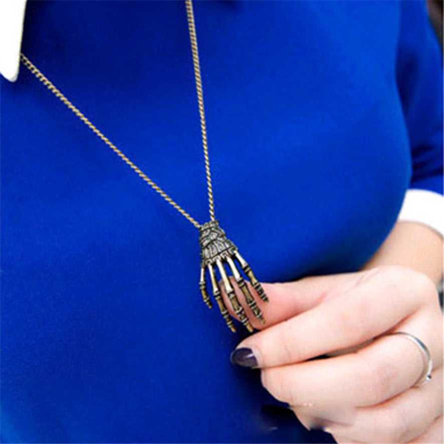 HOT Best Price Fashion Womens Girls Vintage Punk Gothic Skull Hand Pendant Long Chain Necklace