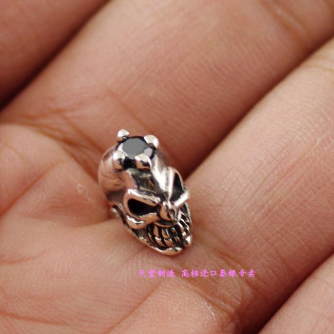 Inlaid black Zircon 925 sterling silver skull Thai silver earrings 1 Pair