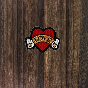 1set Large Bird Flower Patches Sword Love Heart Skull Applique Sew on Iron on Stickers for Dress Clothes Garment Accessories