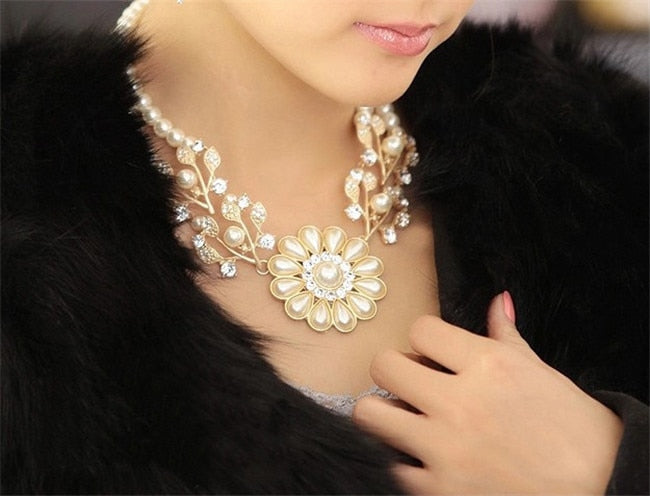 luxury Simulated pearl chain rhinestone crystal flower choker necklace bead work jewelry for women 39 cm