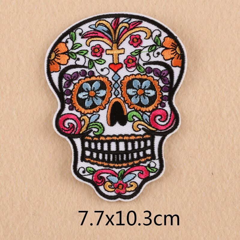 6pcs/lot new skull Iron On Patches Embroidered Patches Apparel Fabric Sewing Applique DIY Clothes Stickers Patches