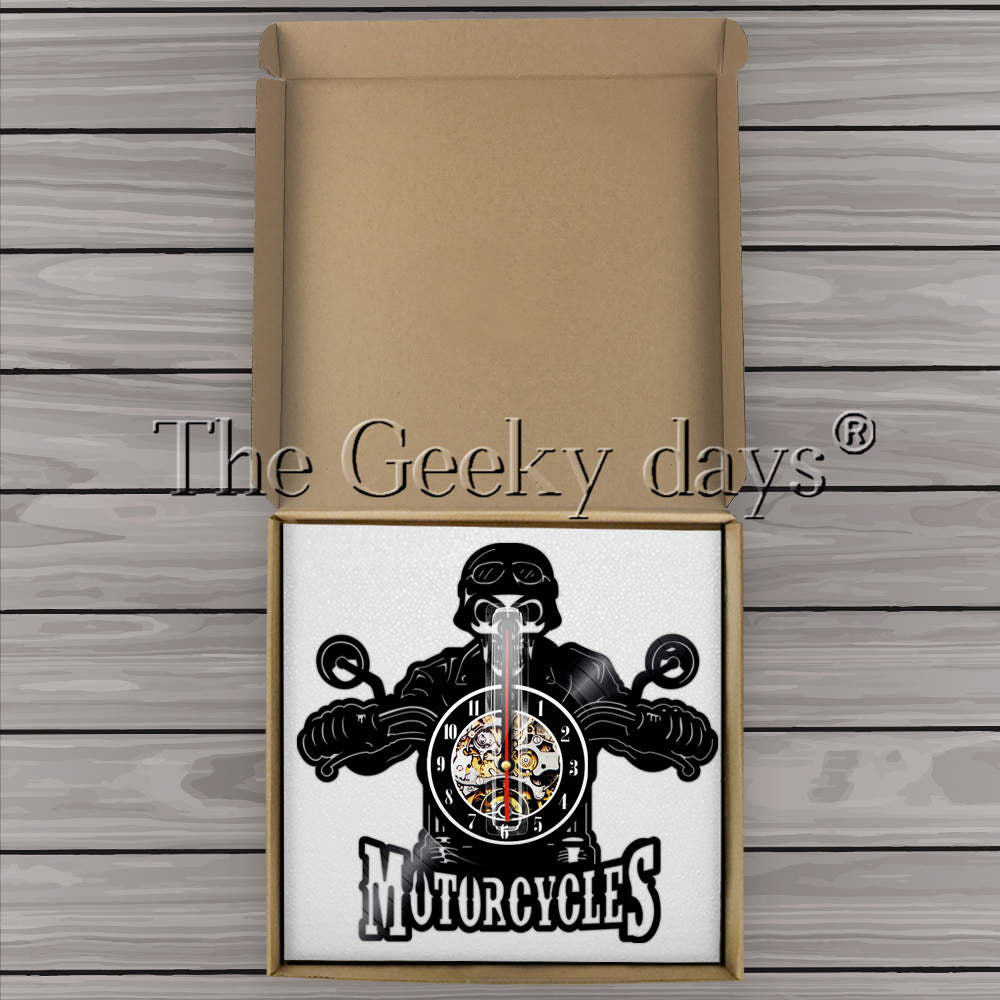 Motorcycles Bikers Classic King Skull Vinyl Record Wall Clock Skull in Helmet Racer Wall Clock Wall Watch Motorcycle Lover Gift