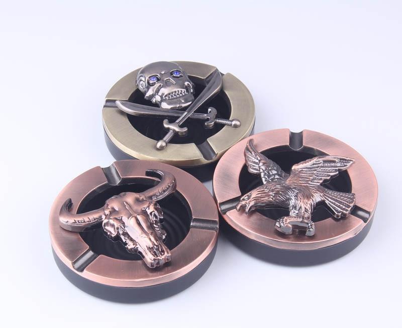 New Arrivals Fashionable Cigarrete Smoking Skull Ashtray Personality Gift Souvenir