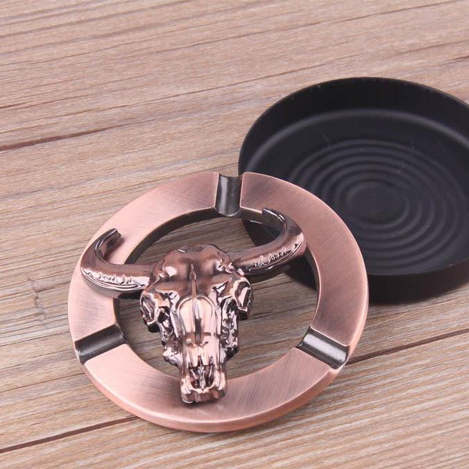 New Arrivals Fashionable Cigarrete Smoking Skull Ashtray Personality Gift Souvenir