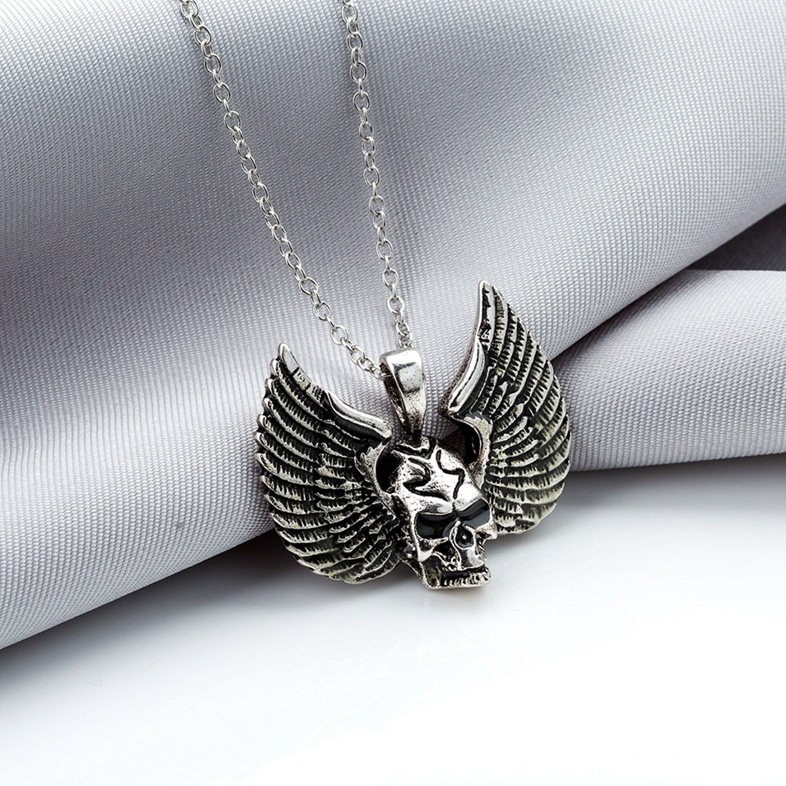 Punk Style Skull Pendant Necklace Luminous Jewelry Wings Necklace Glowing In The Dark For Women Gift Fashion 3 Colors