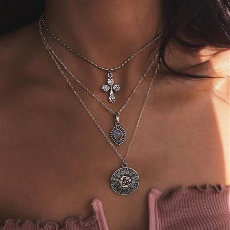 Vintage Bohemia Choker Necklace for Women Moon Elephant Chain Statement Necklace Pendant Fashion Jewelry Ethnic Collar