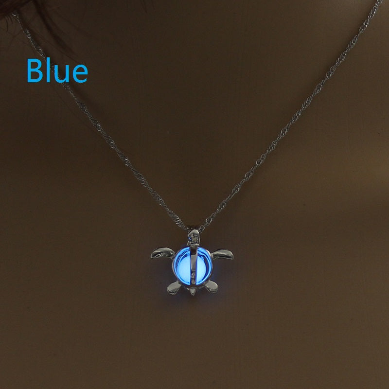Simple Small Turtle Luminous Pendant Necklace Cute Women Accessories Glowing in the Dark Lovers/Friends Gift Jewelry
