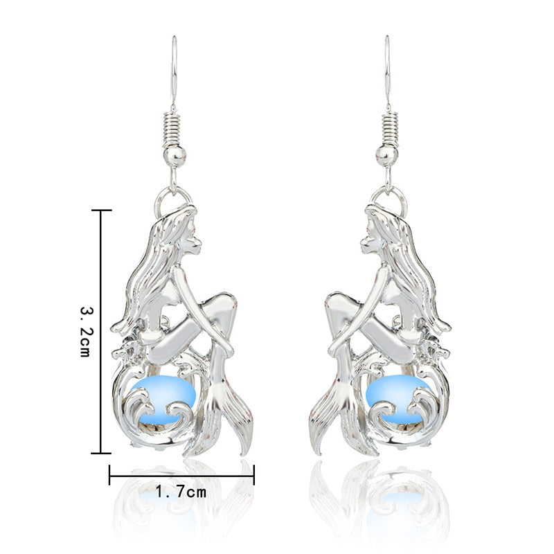 Stylish Glow in the Dark Luminous Earrings Mermaid Pearl Earring or Mermaid Noctilucent Earrings Halloween
