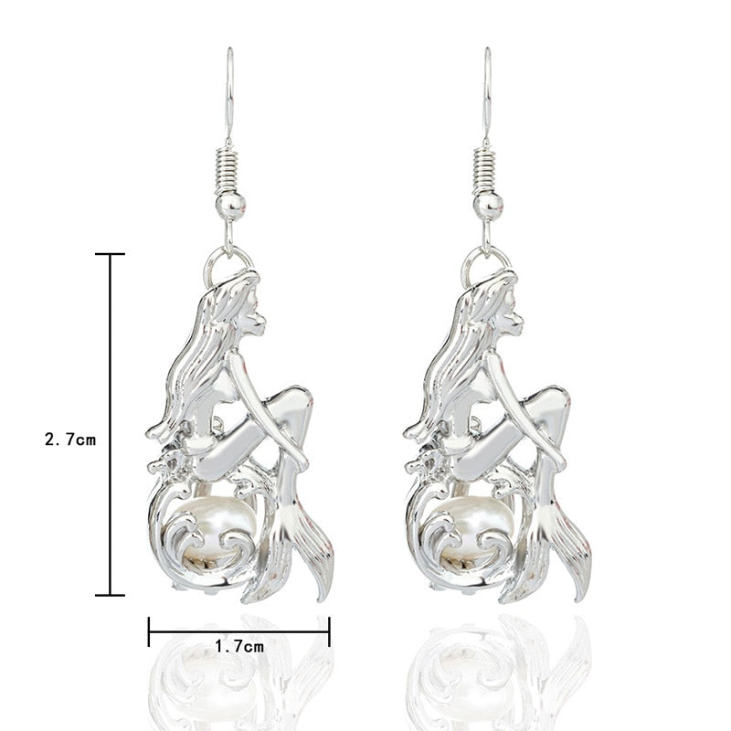 Stylish Glow in the Dark Luminous Earrings Mermaid Pearl Earring or Mermaid Noctilucent Earrings Halloween