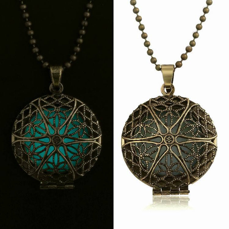Antique Bronze Magic Round Locket Glow In The Dark Pendant Necklace Glowing Luminous Vintage Hollow Necklace Gift