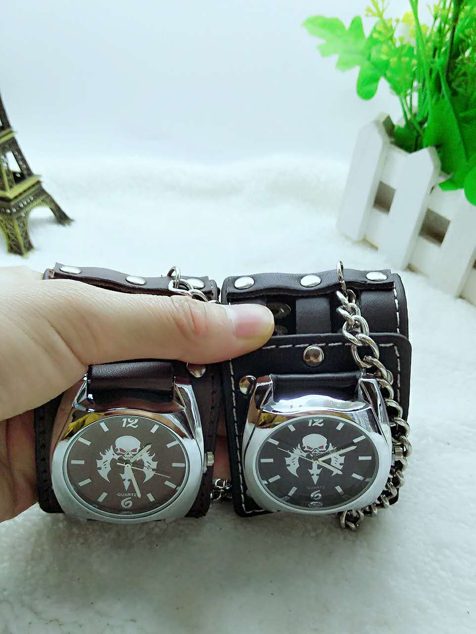 Watch Men Women Gothic Style Cool Metal Hollow Leather Strap Skull Quartz Watches Fashion Punk Trendy Cosplay Relogio Masculino