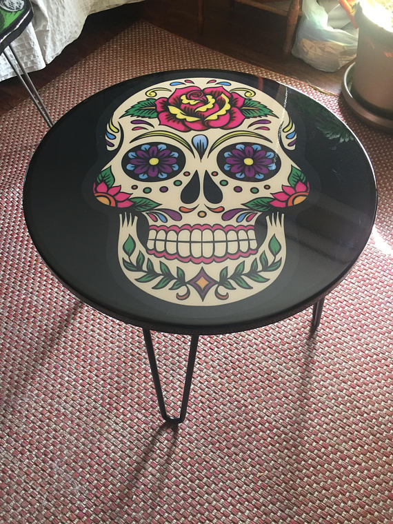 Day of the dead Sugar Skull table!! Perfect for music room, living room, man cave and more! Halloween!Day of the dead Sugar Skull table!! Perfect for music room, living room, man cave and more! Halloween!