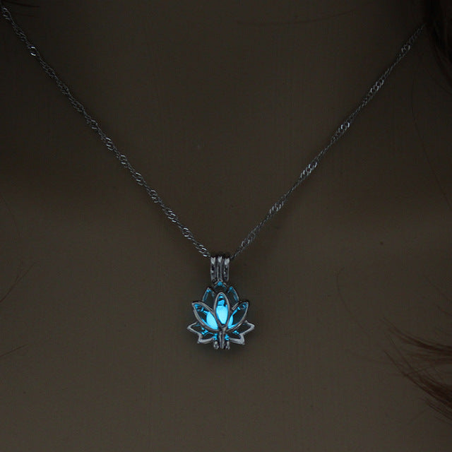 Luminous Glow In The Dark lotus Flower Shaped Pendant Necklace For Women Jewelry