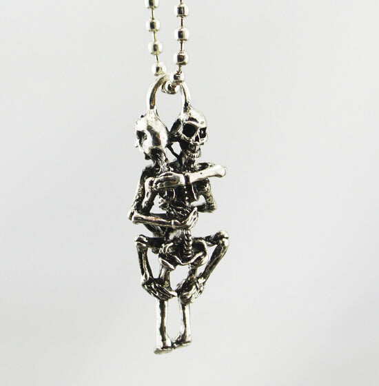 Love Pendant Necklace Men Women Infinity Love Necklace Silver Plated Couple Skulls Hug Chain