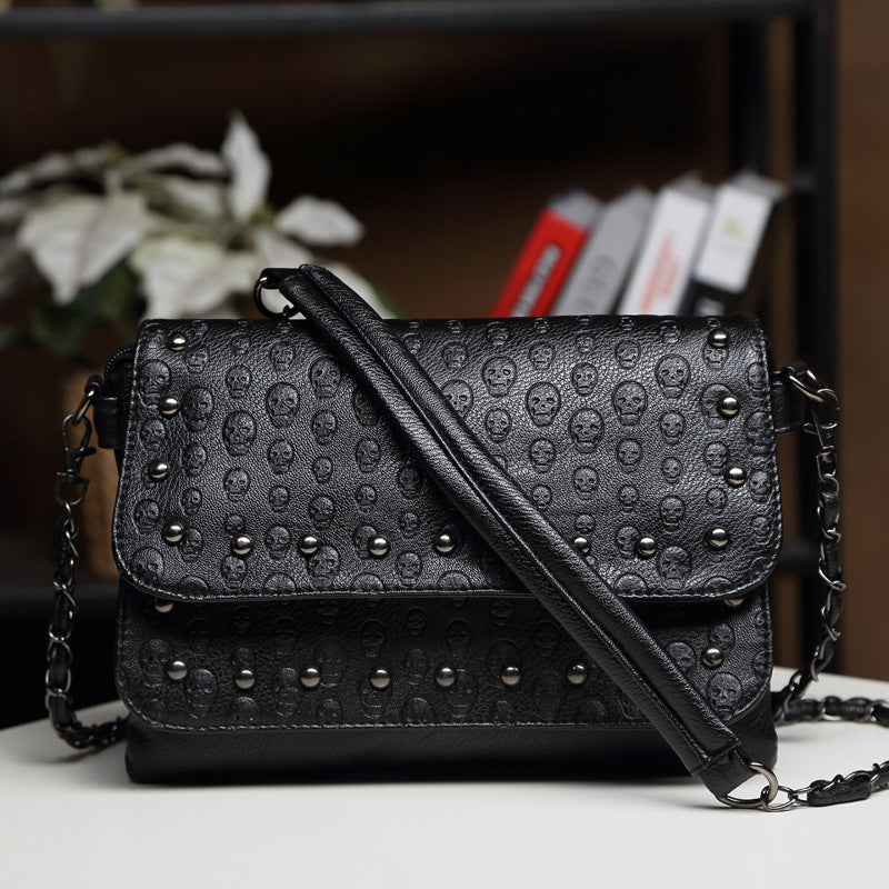 New fashion Messenger bag soft leather chain bag rivets skull black female bag models