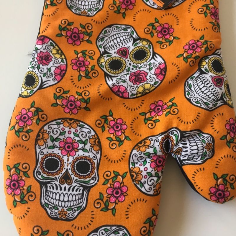 SKULL KITCHEN TOWEL OVEN MITT NWT SUGAR SKULL DE LOS MUERTOS HALLOWEEN