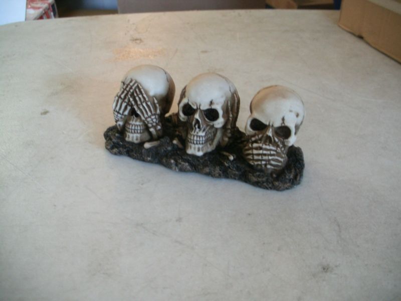 SEE HEAR SPEAK NO EVIL SKELETON SKULL FIGURINE STATUE HALLOWEEN HOME DECOR COOL