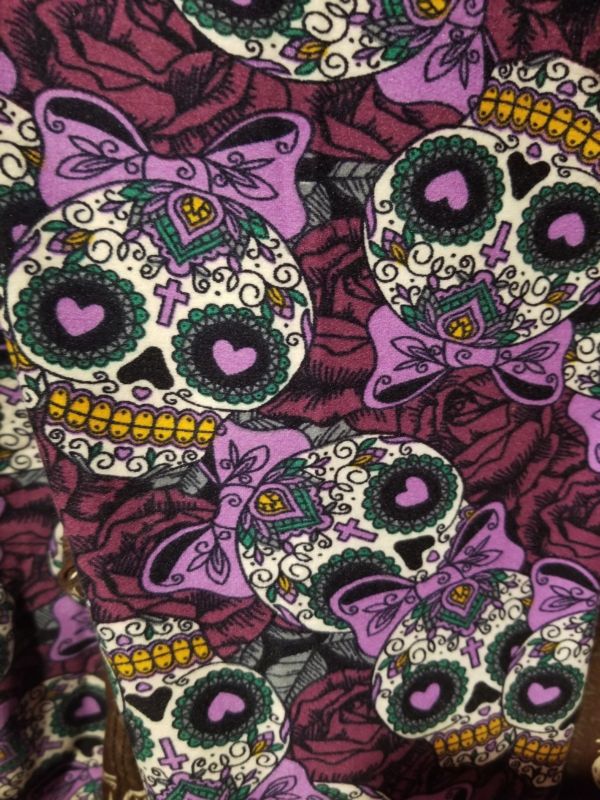 One Size OS Buttery Soft Purple Sugar Skulls Pattern Leggings Sizes 0-12