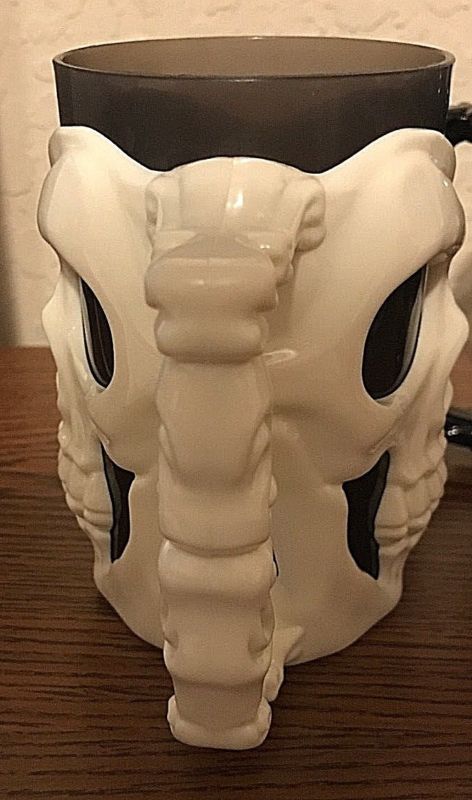 Plastic Skull Mug - Gothic Skull Mug - Pick Black or White NEW