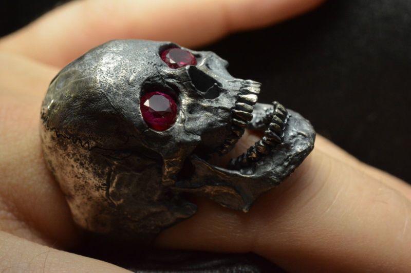 Into The Fire Jewelry - Skull ring Large open jaw with Rubies Men .925 Silver