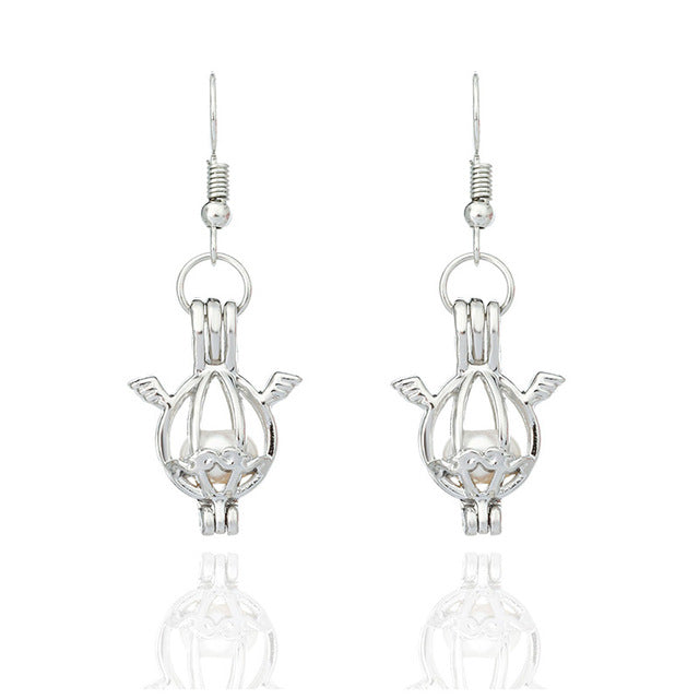 Stylish Glow in the Dark Luminous Earrings Mermaid Pearl Earring or Mermaid Noctilucent Earrings Halloween