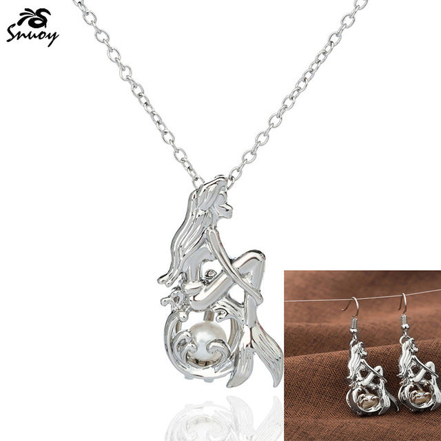 Stylish Glow in the Dark Luminous Earrings Mermaid Pearl Earring or Mermaid Noctilucent Earrings Halloween