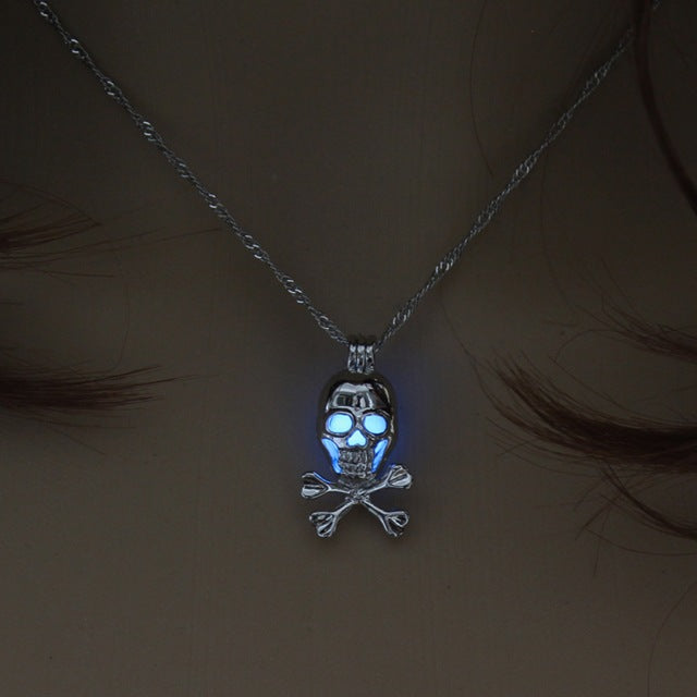 Punk Style Skull Pendant Necklace Luminous Jewelry Silver Color Chain Glow in the Dark Choker Statement Necklace For Women Gift