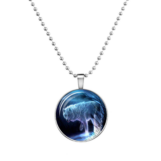 Wolf Cabochon Glass Glowing Pendant Necklaces Fashion Jewelry Silver Plated Chain Glow In The Dark Necklaces Collares