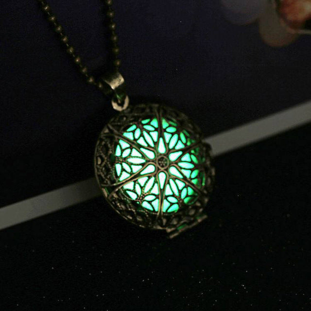 Antique Bronze Magic Round Locket Glow In The Dark Pendant Necklace Glowing Luminous Vintage Hollow Necklace Gift