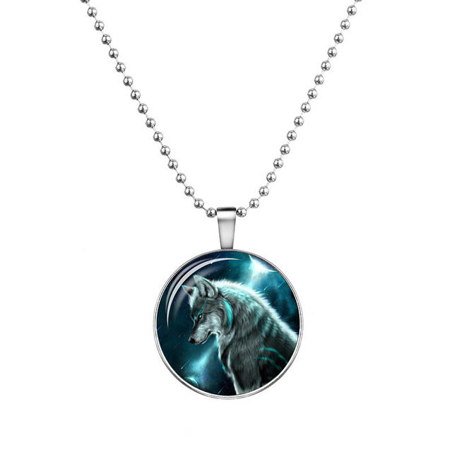 Wolf Cabochon Glass Glowing Pendant Necklaces Fashion Jewelry Silver Plated Chain Glow In The Dark Necklaces Collares