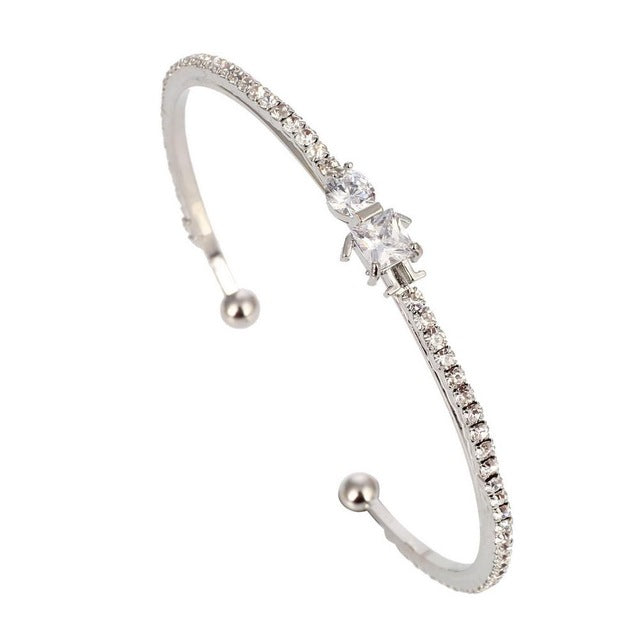 MINHIN New Arrival Romantic Butterfly Design Cuff Bracelet High Quality Golden Plated Wedding Bracelet Girl's Banquet Accessory