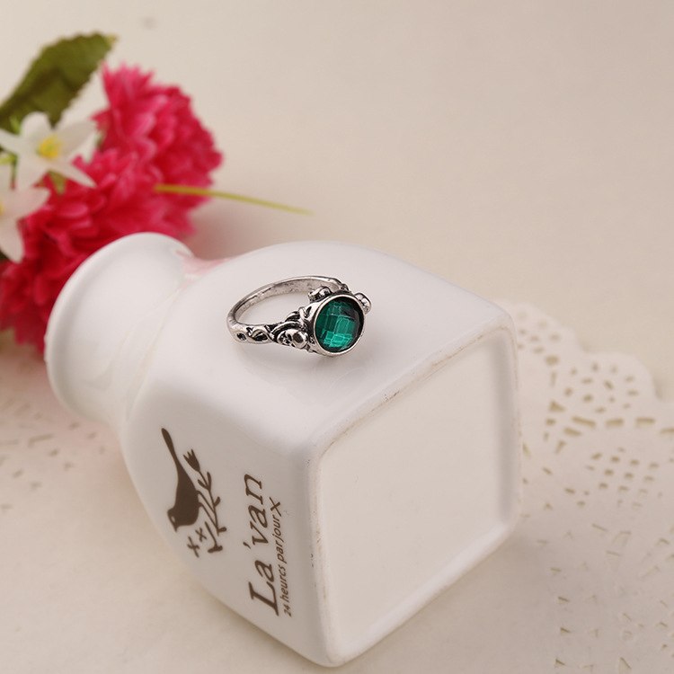 exaggerated personality great pirate captain jack sparrow skull ring vintage Johnny Depp