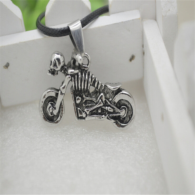 2017 Hot European And American Alloy Skull Motorbike Necklace Rider Biker Pendant Chain Necklaces