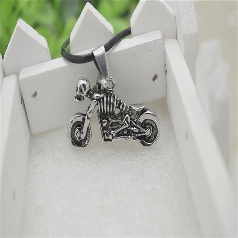 2017 Hot European And American Alloy Skull Motorbike Necklace Rider Biker Pendant Chain Necklaces