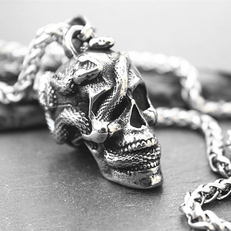 Fine Hand-made Retro Domineering Three-dimensional Twin Snake Wearing Skull Pendant Men's and Women's Jewelry Necklace