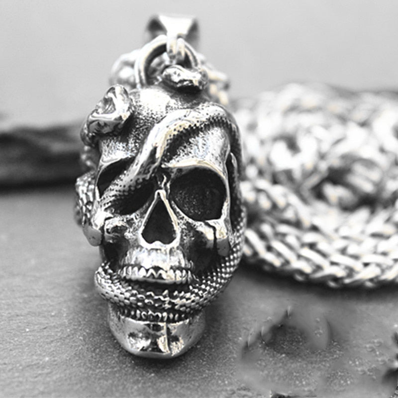 Fine Hand-made Retro Domineering Three-dimensional Twin Snake Wearing Skull Pendant Men's and Women's Jewelry Necklace